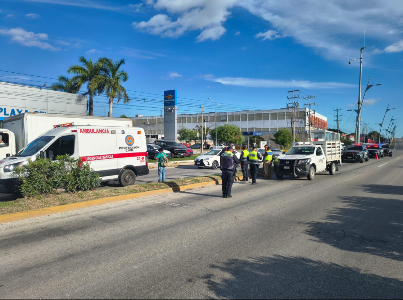 El lesionado fue atendido por cuerpos de emergencia y trasladado en código rojo a un hospital.