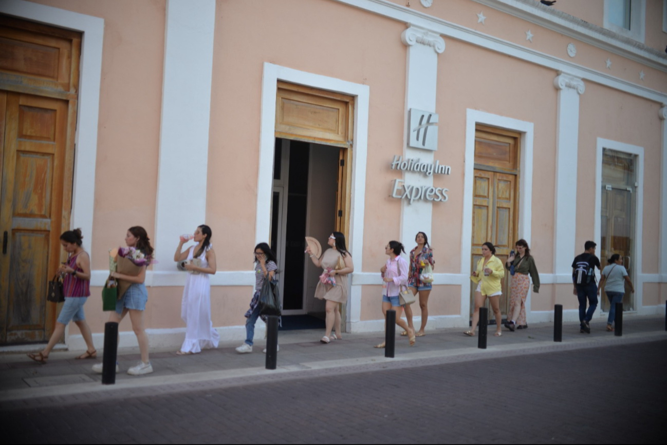 Empresarios acusan pérdidas ante competencia en plataformas; gobierno trabaja en la regulación