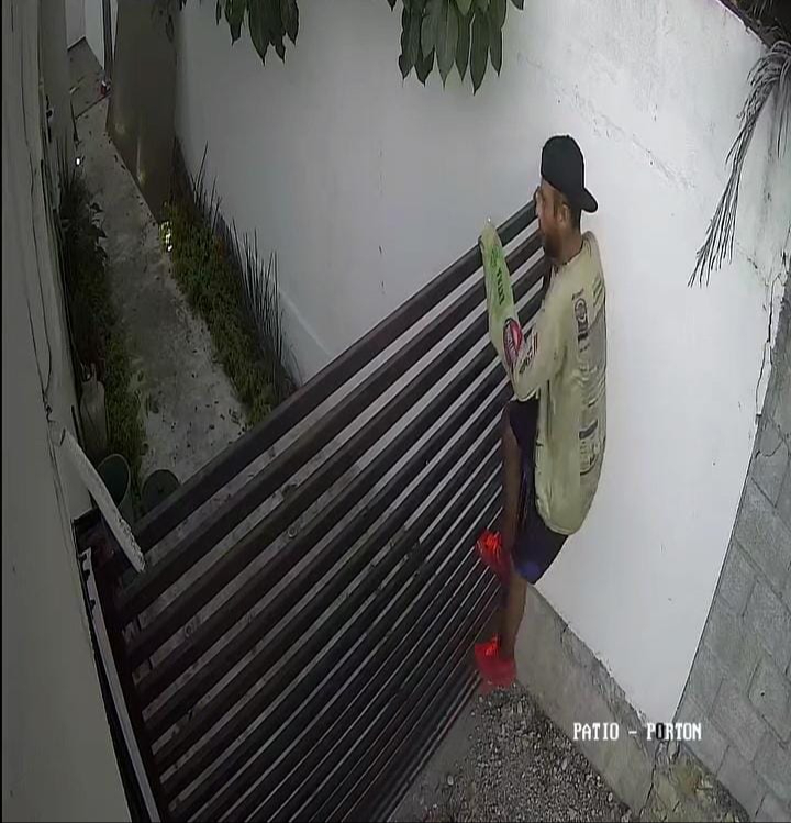 Malhechores ingresaron a un inmueble brincando por el patio trasero