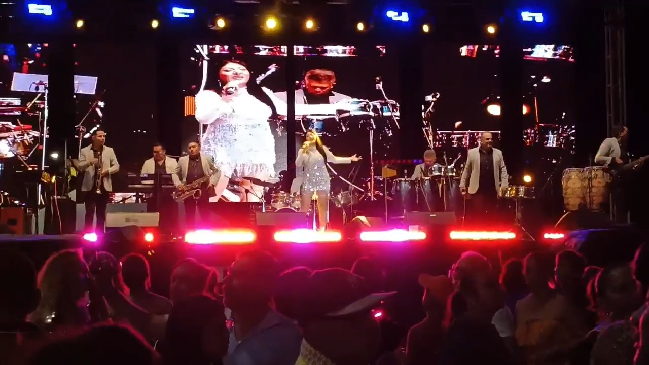 Municipios y comunidades organizan bailes de Fin de Año con apoyo de autoridades.