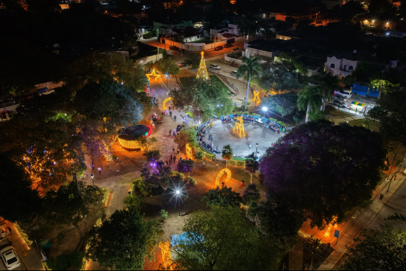 El parque de Las Américas de Mérida se encuentra iluminado con ambiente navideño