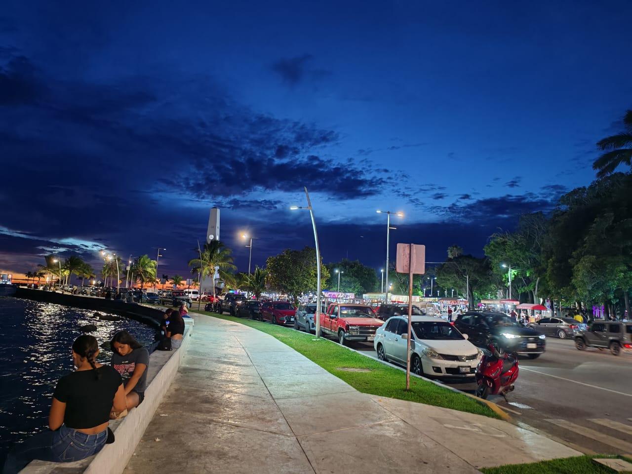 El trabajador al percatarse de la situación, intervino salvando al joven