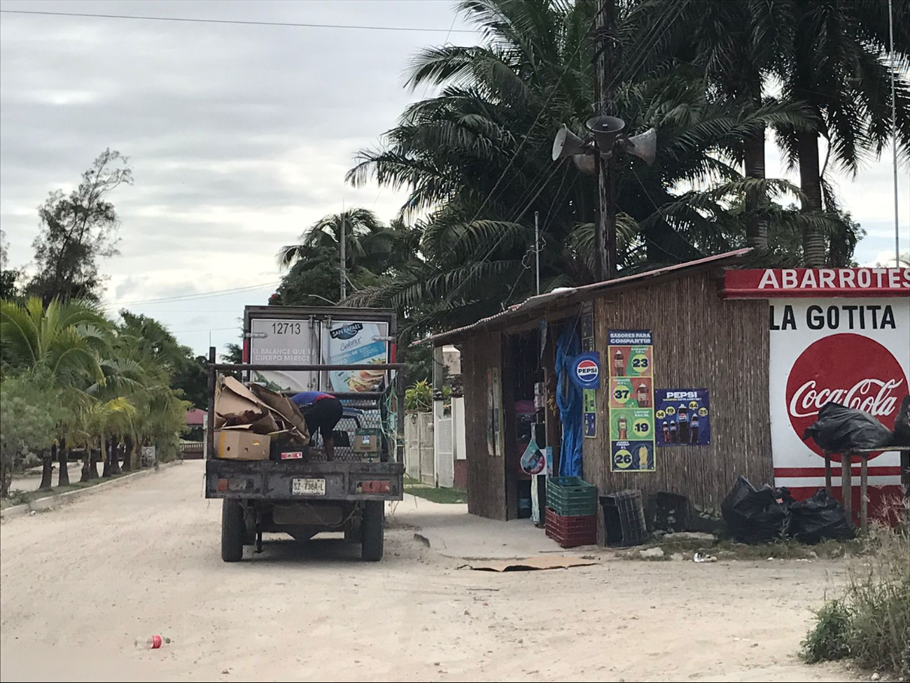 Carlos A. Madrazo reporta abandono de servicios públicos en Chetumal