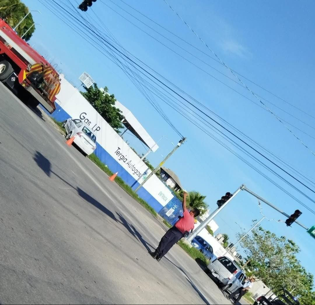 Reportan accidente vehicular en Avenida Maxuxac con Percacab