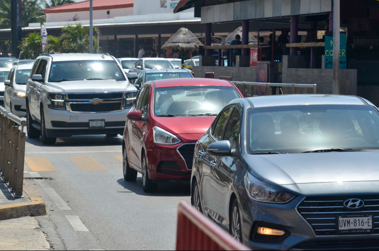 Pasajeros han reportado que algunos conductores optan por rutas más largas para aumentar la tarifa