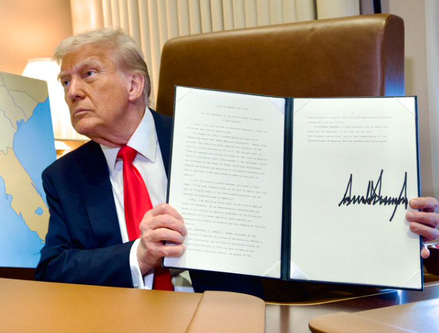 Donald Trump firma decreto para imponer aranceles al acero y aluminio Donald Trump firma decreto para imponer aranceles al acero y aluminio