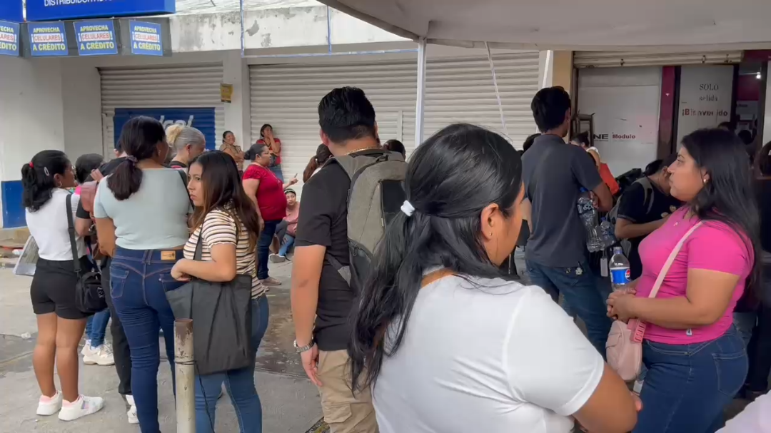 Este lunes los módulos del INE reciben gran afluencia de personas Este lunes los módulos del INE reciben gran afluencia de personas