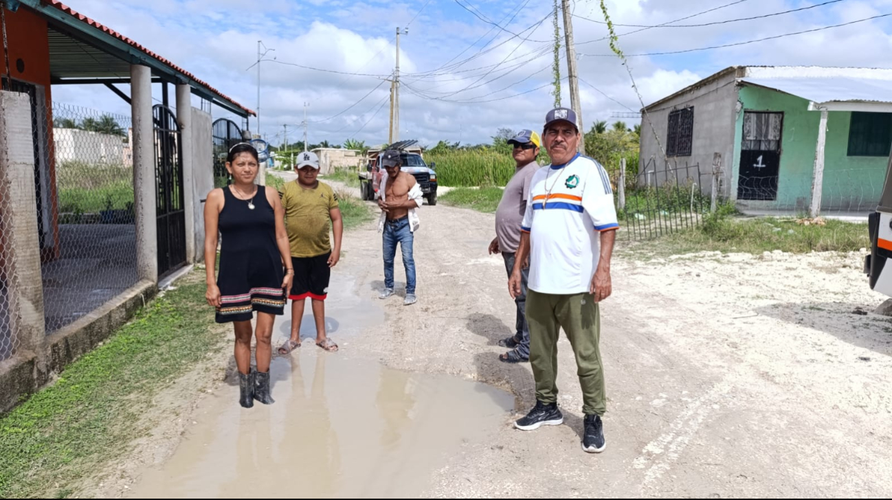 Calles son intransitables por lodazal Calles son intransitables por lodazal