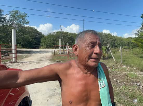 Eliseo, uno de los vecinos de la comunidad narró como vio a una perrita siendo atrapada por un jaguar Eliseo, uno de los vecinos de la comunidad narró como vio a una perrita siendo atrapada por un jaguar
