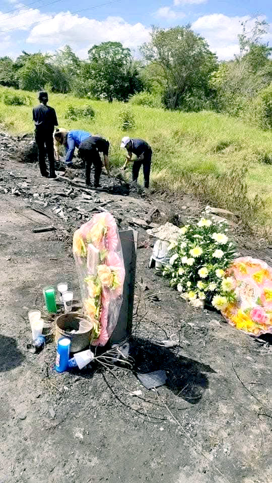Familiares recogieron pertenencias de sus seres queridos