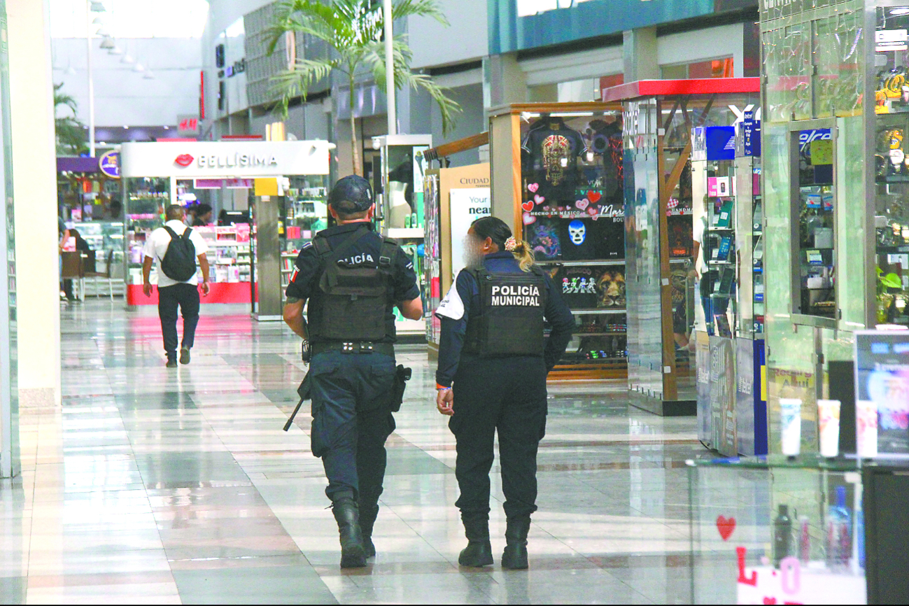 Cancunenses respondieron de forma positiva a la presencia de elementos en el centro comercial Cancunenses respondieron de forma positiva a la presencia de elementos en el centro comercial