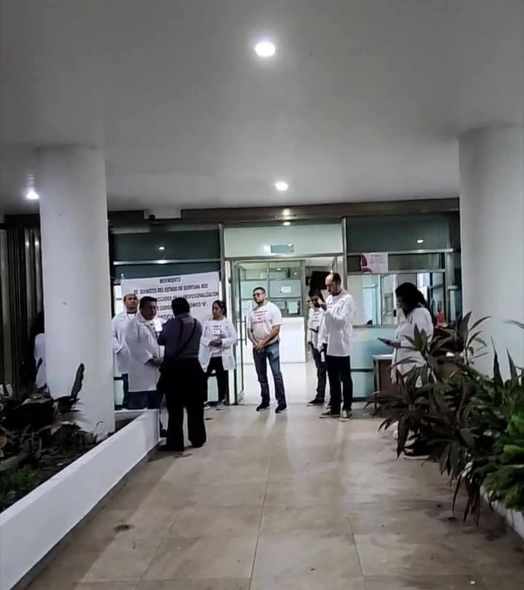 El coordinador del Movimiento de Químicos en Quintana Roo expone la falta de atención a la quejas El coordinador del Movimiento de Químicos en Quintana Roo expone la falta de atención a la quejas