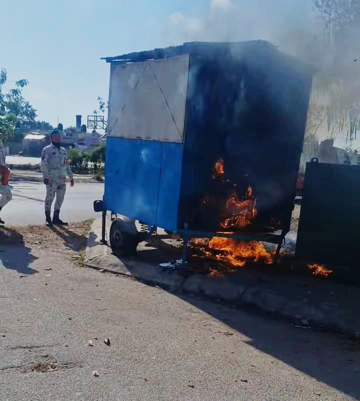 Elementos de la Guardia Nacional evitaron que un puesto de tacos acabara como chatarra Elementos de la Guardia Nacional evitaron que un puesto de tacos acabara como chatarra