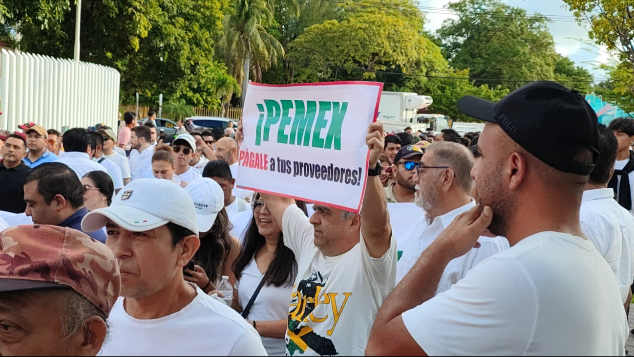 Empresarios de Ciudad del Carmen tienen incertidumbre sobre el pago de la deuda de PEMEX con proveedores Empresarios de Ciudad del Carmen tienen incertidumbre sobre el pago de la deuda de PEMEX con proveedores