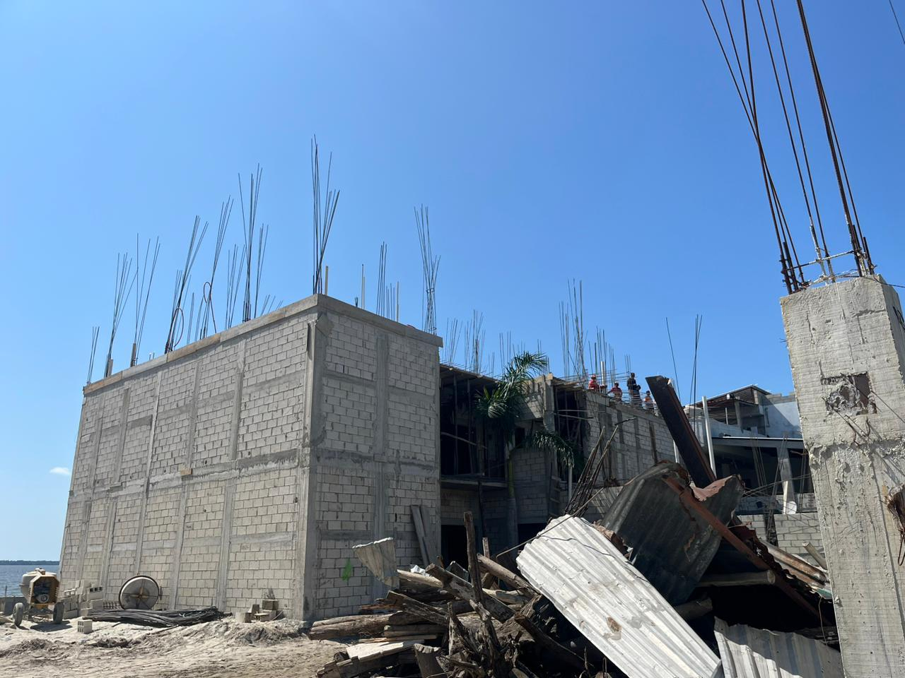 La obra fue suspendida por no exhibir los permisos correspondientes y realizar construcciones no autorizadas La obra fue suspendida por no exhibir los permisos correspondientes y realizar construcciones no autorizadas