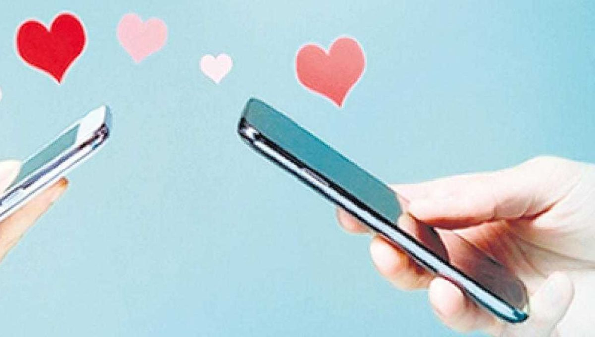 Las relaciones en redes sociales se forman de manera aleatoria, sin que las personas compartan necesariamente intereses Las relaciones en redes sociales se forman de manera aleatoria, sin que las personas compartan necesariamente intereses