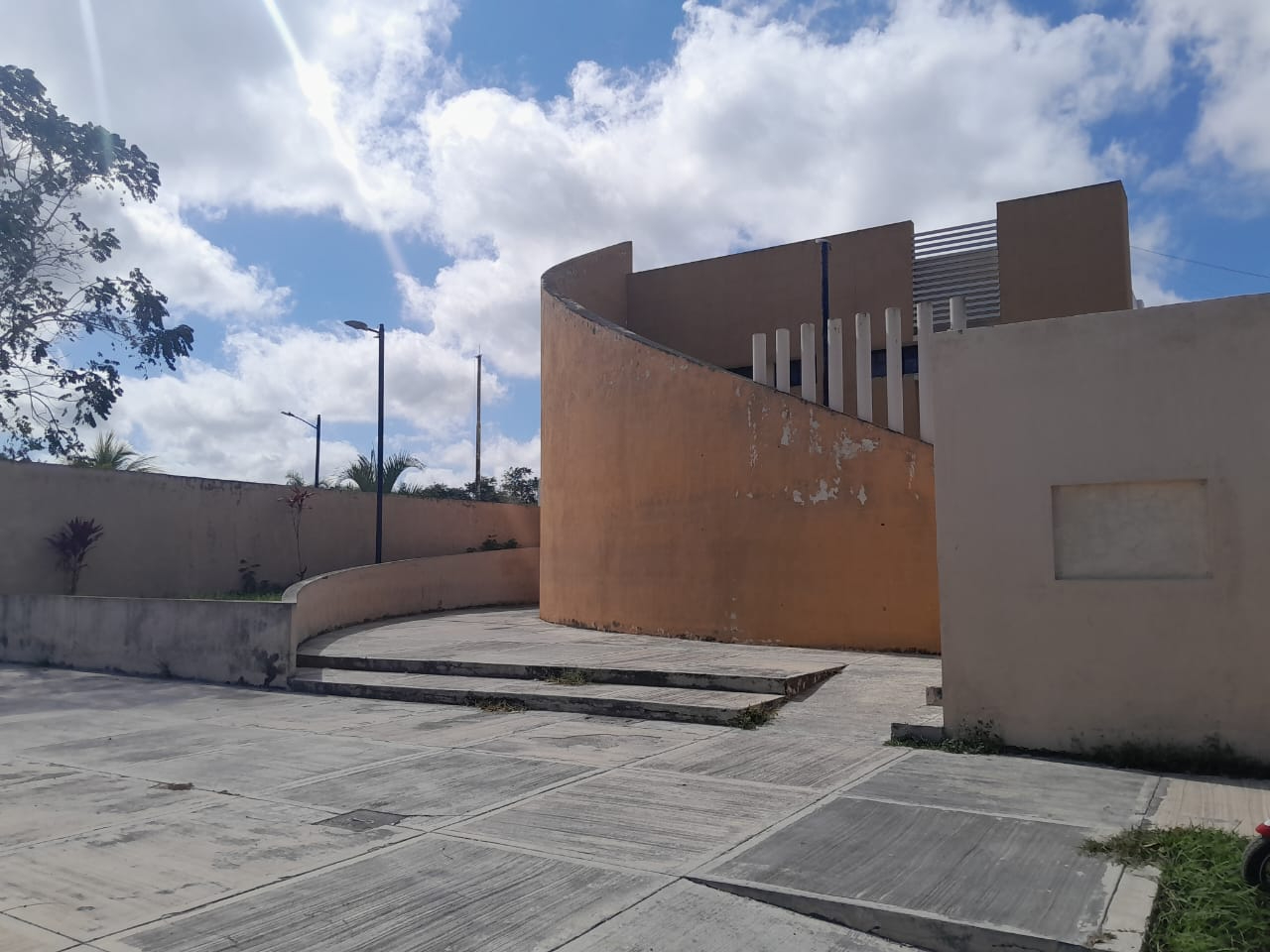 Presunto agresor de Escárcega sigue prófugo tras ataque con arma blanca Presunto agresor de Escárcega sigue prófugo tras ataque con arma blanca