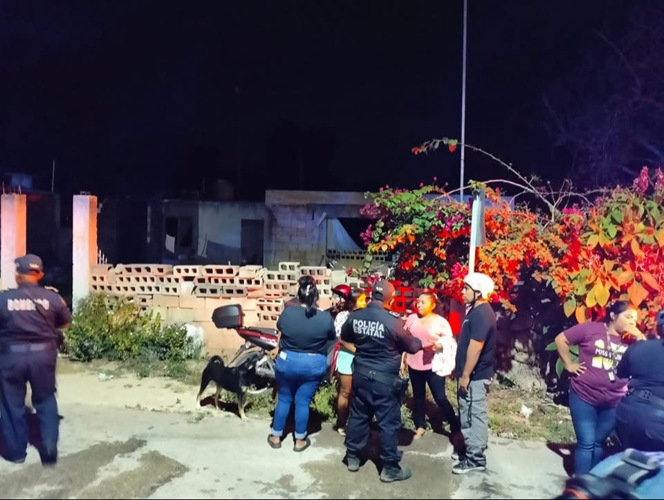 Una mujer perdió su patrimonio en la colonia San Roque del municipio de Motul. Una mujer perdió su patrimonio en la colonia San Roque del municipio de Motul.