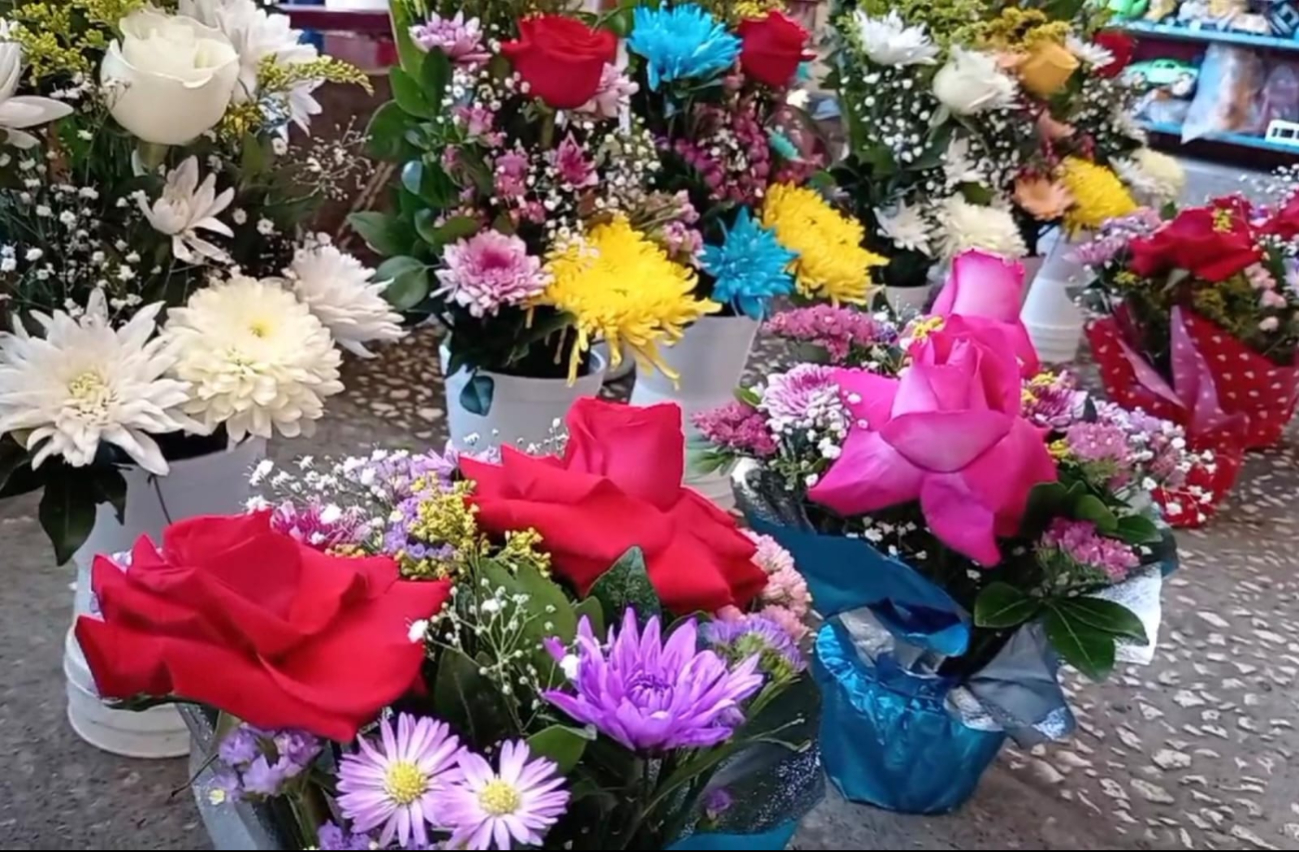 Precios aumentan y los floristas innovan con tendencias globales Precios aumentan y los floristas innovan con tendencias globales