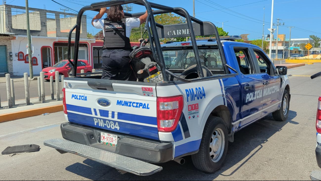 Tres hombres fueron detenidos y los vehículos enviados al corralón municipal Tres hombres fueron detenidos y los vehículos enviados al corralón municipal