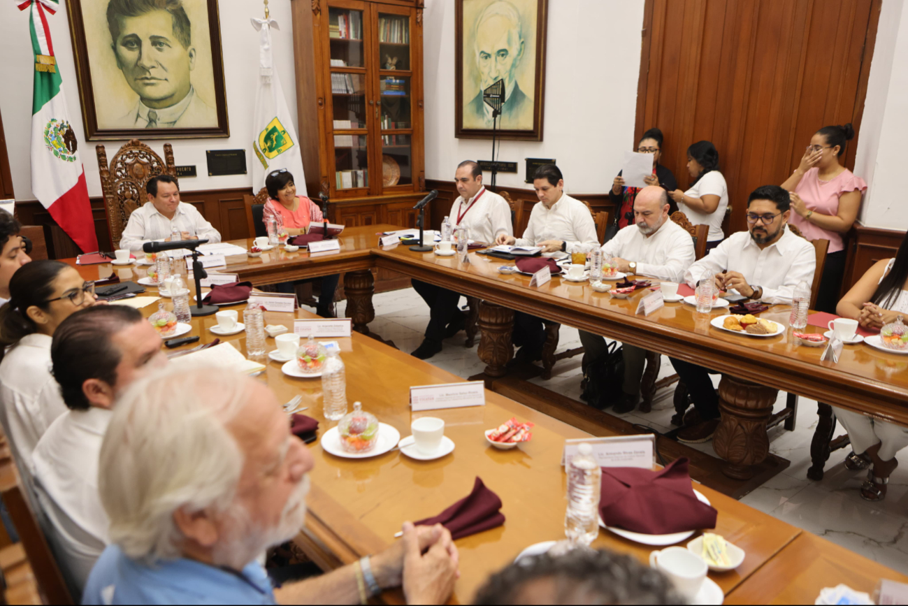Díaz Mena encabezó una reunión con representantes gubernamentales para avanzar en el programa Díaz Mena encabezó una reunión con representantes gubernamentales para avanzar en el programa