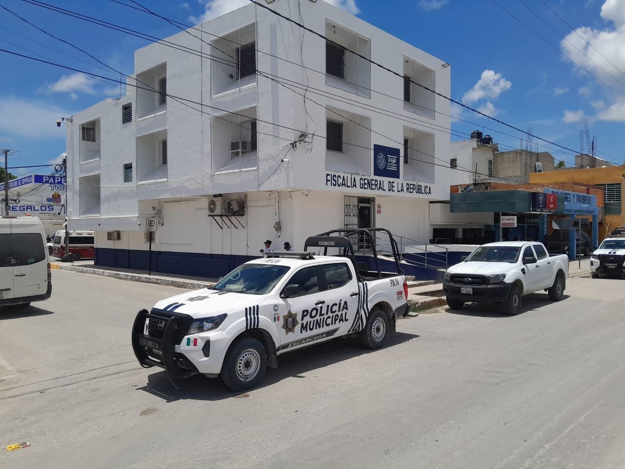 Detienen a dos hombres con arma de fuego en la carretera Escárcega-Chetumal