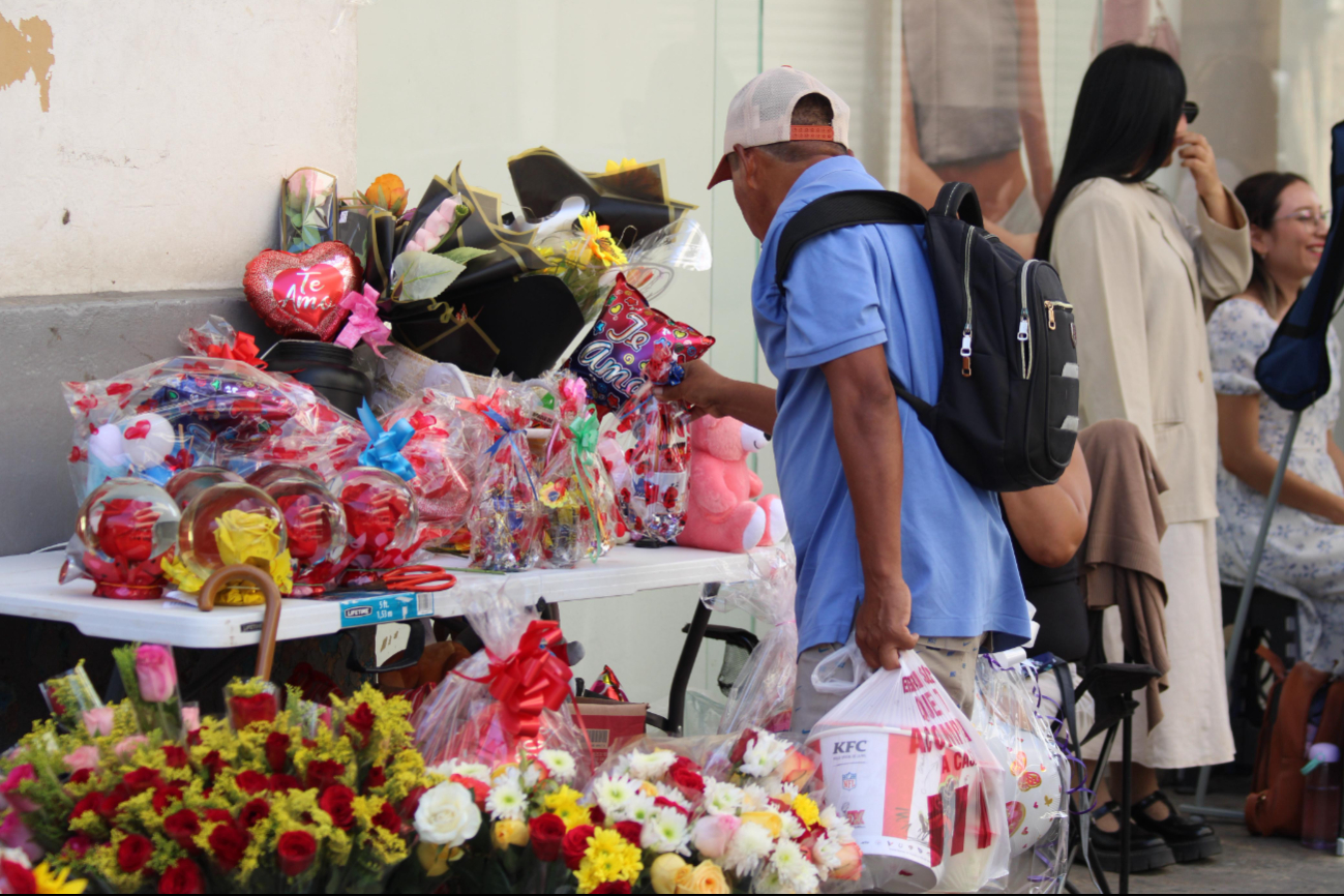 Los yucatecos aprovechan la quincena y compran regalos para sus parejas este 14 de febrero