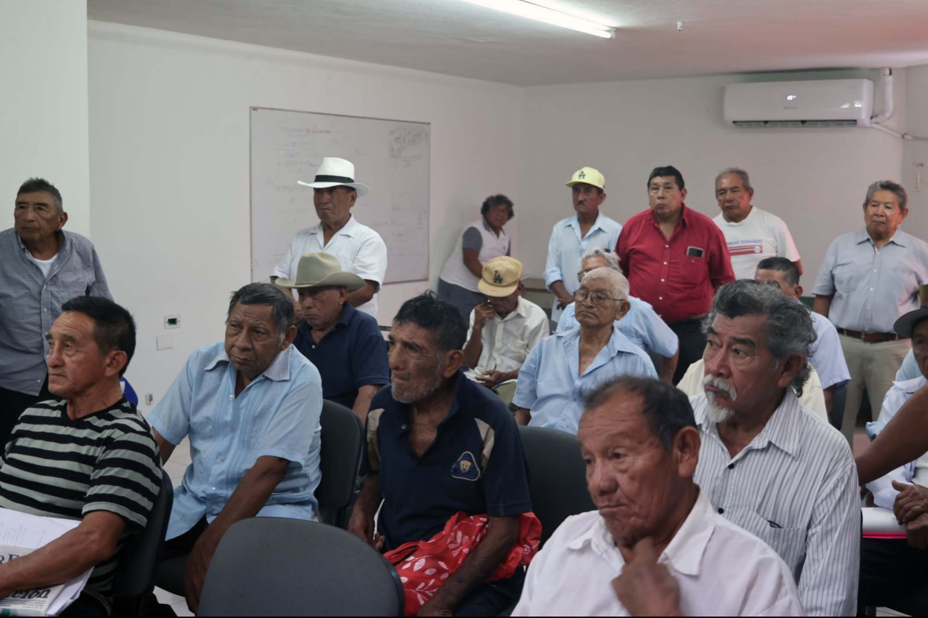 Una comisión de ejidatarios acude a la Procuraduría Agraria para exponer los problemas que sufren Una comisión de ejidatarios acude a la Procuraduría Agraria para exponer los problemas que sufren