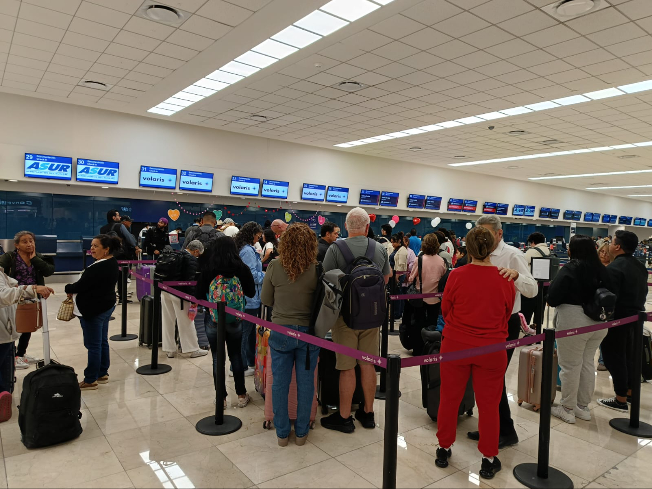 El vuelo más afectado fue el 4290 de Viva Aerobús de Monterrey con un atraso de 56 minutos. El vuelo más afectado fue el 4290 de Viva Aerobús de Monterrey con un atraso de 56 minutos.