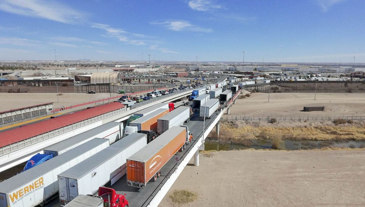 Las medidas implementadas por el gobierno de Donald Trump, han generado caos vial y filas de hasta 38 kilómetros Las medidas implementadas por el gobierno de Donald Trump, han generado caos vial y filas de hasta 38 kilómetros