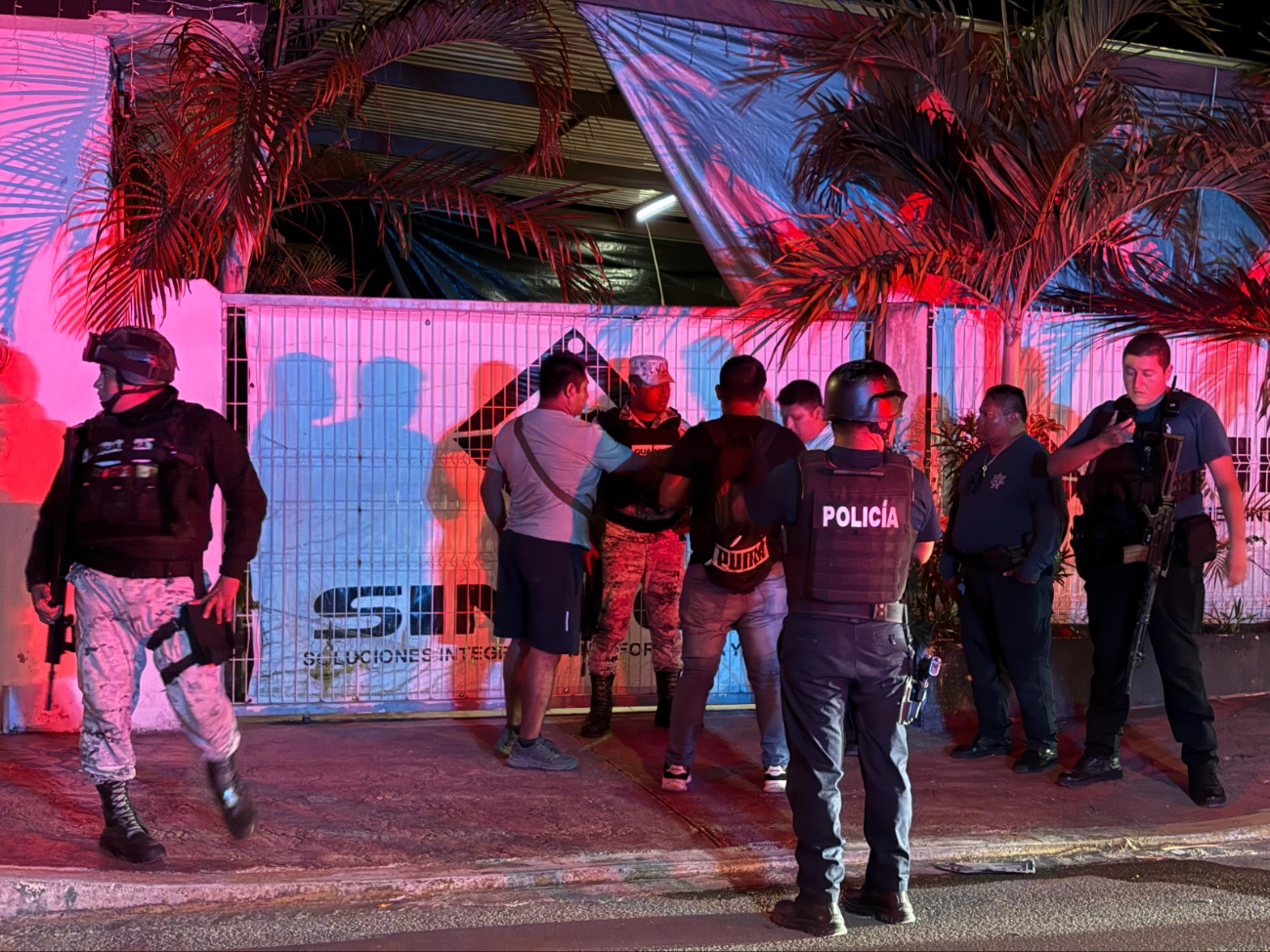 Conductores amenazan a taxista tras accidente en Felipe Carrillo Puerto
