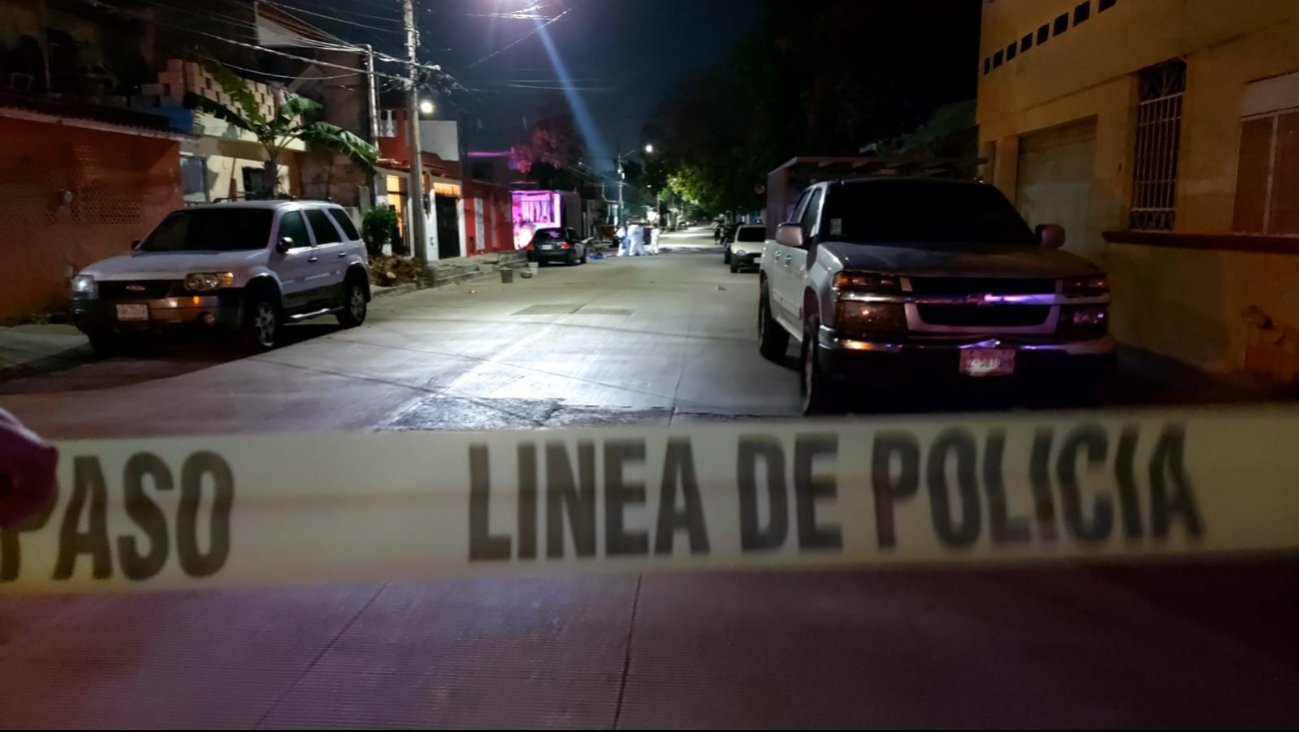 Los responsables se dieron a la fuga en una motocicleta; hasta el momento no han sido detenidos Los responsables se dieron a la fuga en una motocicleta; hasta el momento no han sido detenidos