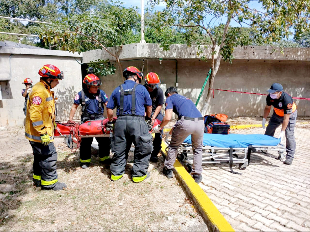 Trabajador se recupera tras caer en una cisterna en Playa del Carmen