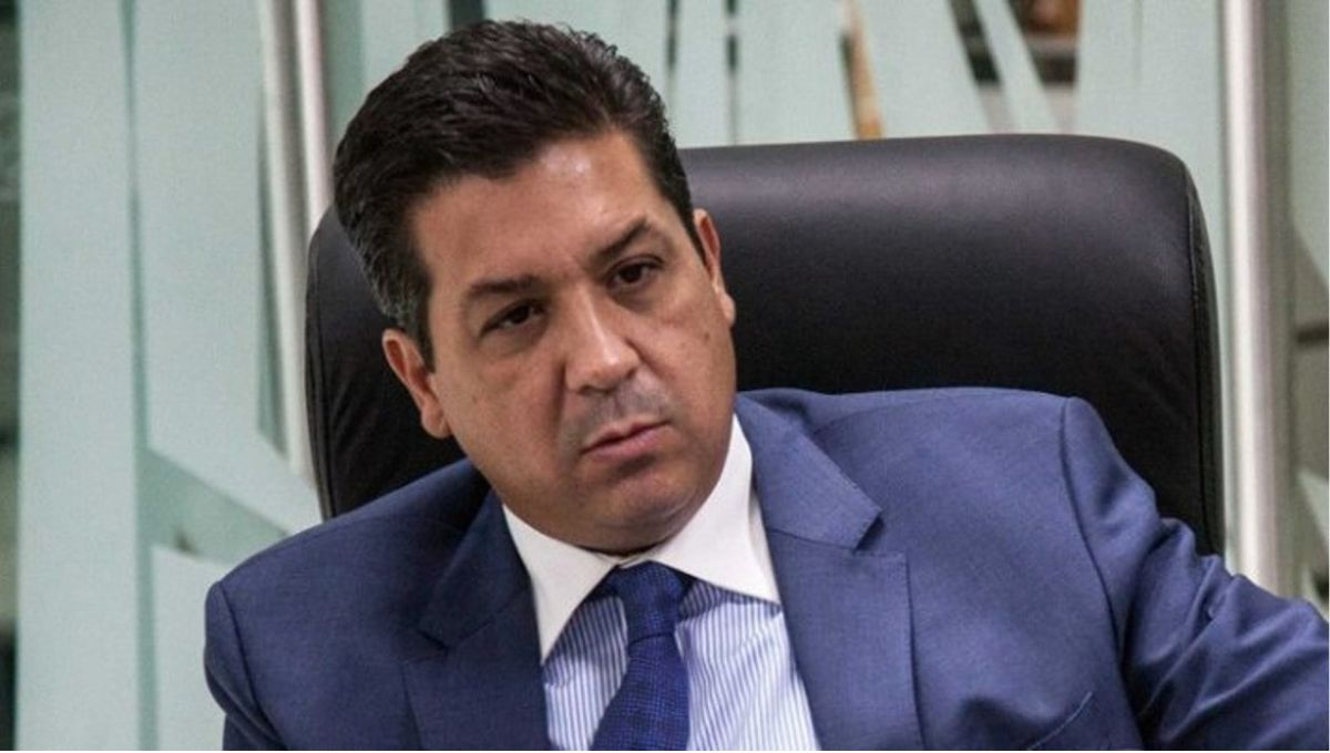 Cabeza de Vaca insiste en cancelación de ficha roja, pero Sheinbaum y la FGR lo desmienten