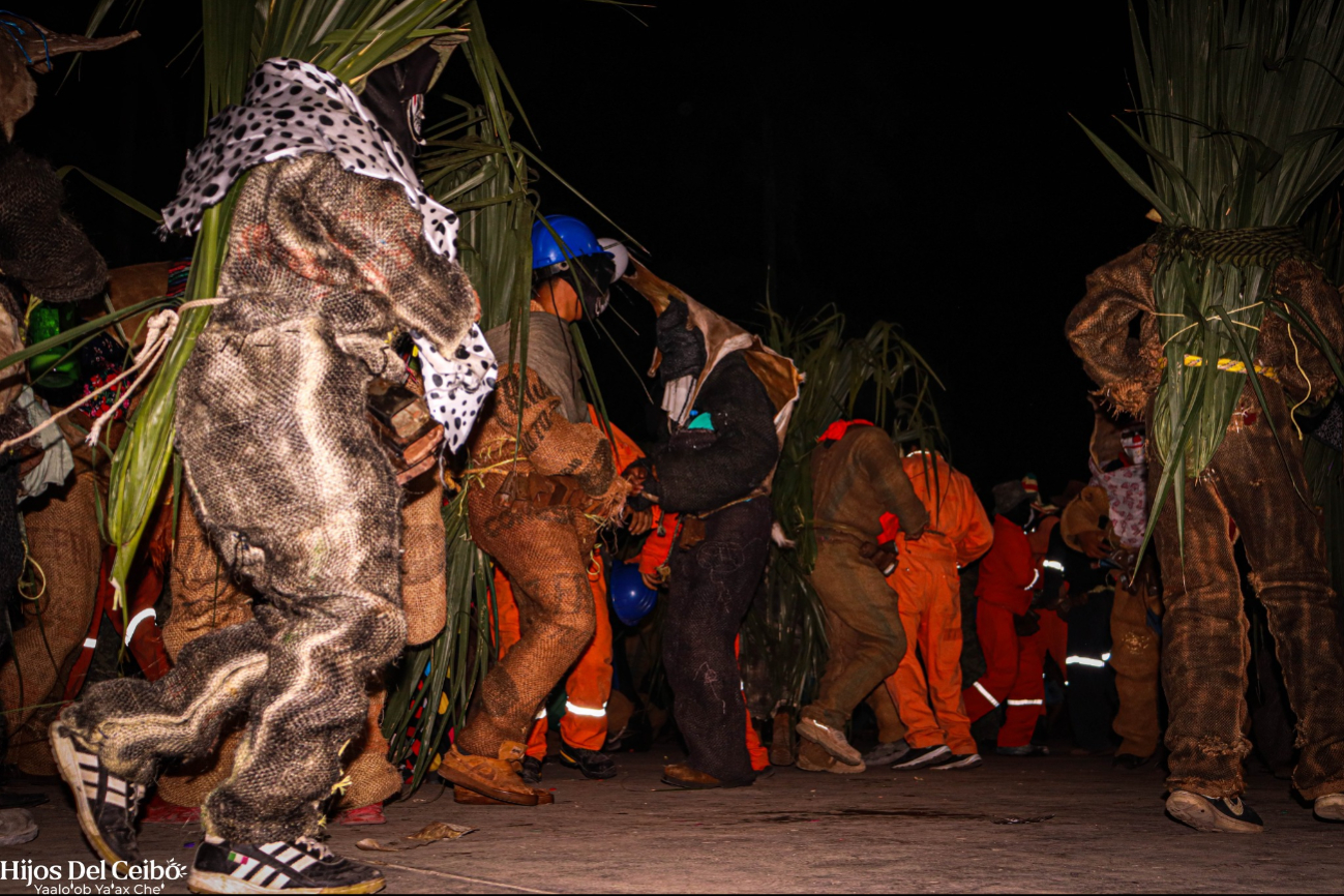 La tradición simboliza la superación de la represión y la unión de la comunidad en Calkiní, Campeche. La tradición simboliza la superación de la represión y la unión de la comunidad en Calkiní, Campeche.