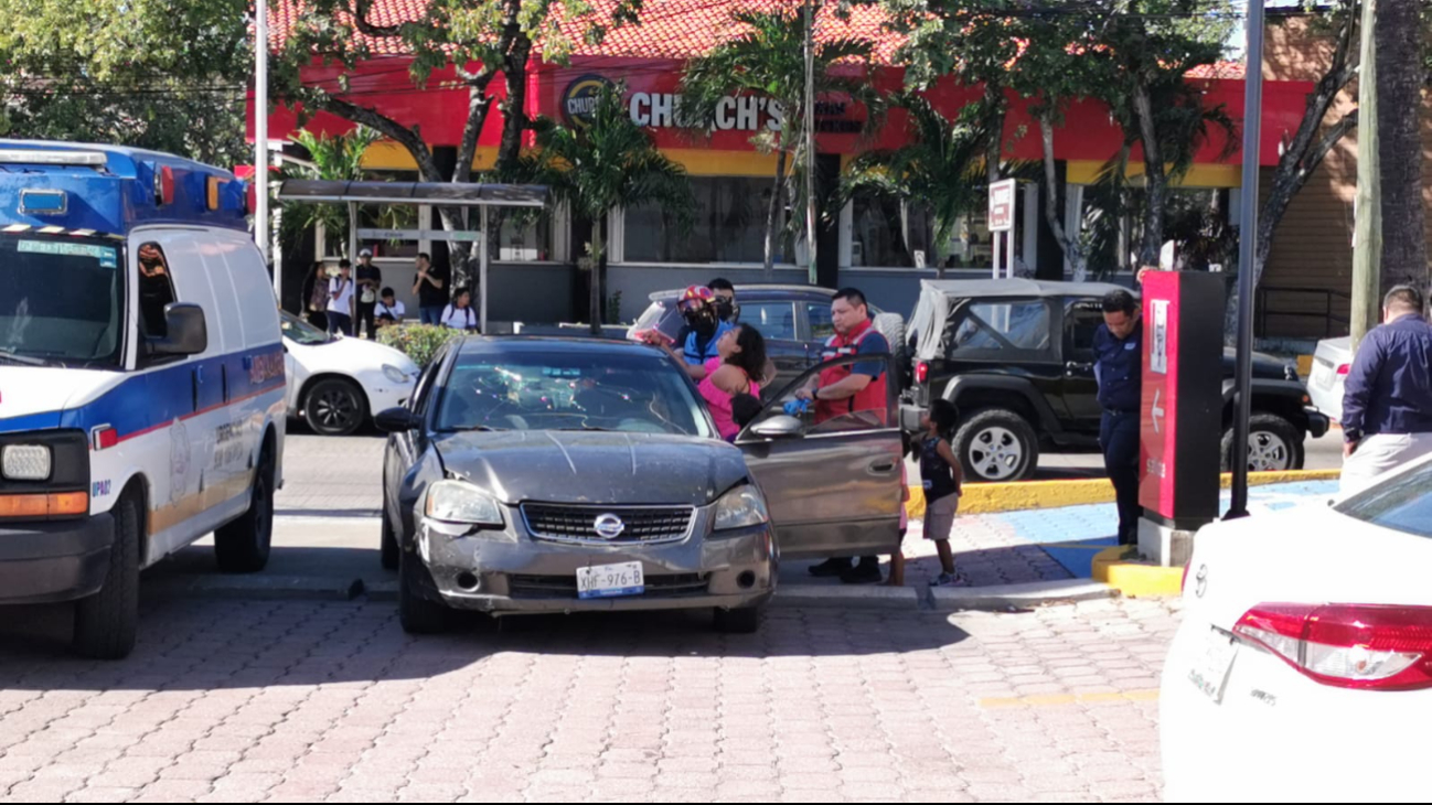 Cinco lesionados en Carmen tras choque de vehículos