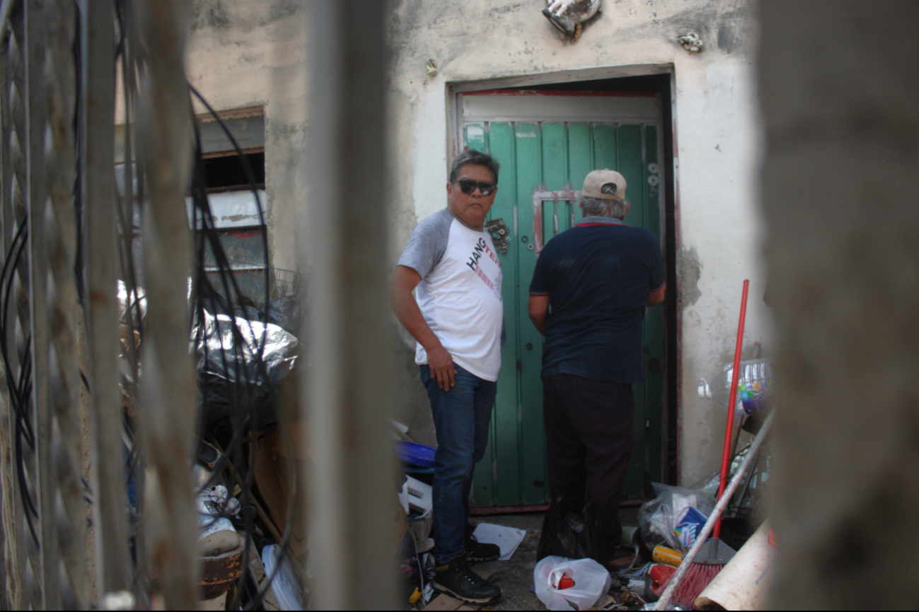 Responsables del desalojo amenazaron al personal de Por Esto! que los documentaba Responsables del desalojo amenazaron al personal de Por Esto! que los documentaba