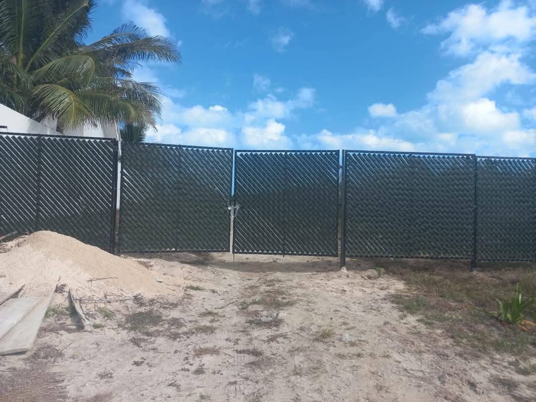 Denuncian cierre de un acceso a las playas en Telchac Puerto