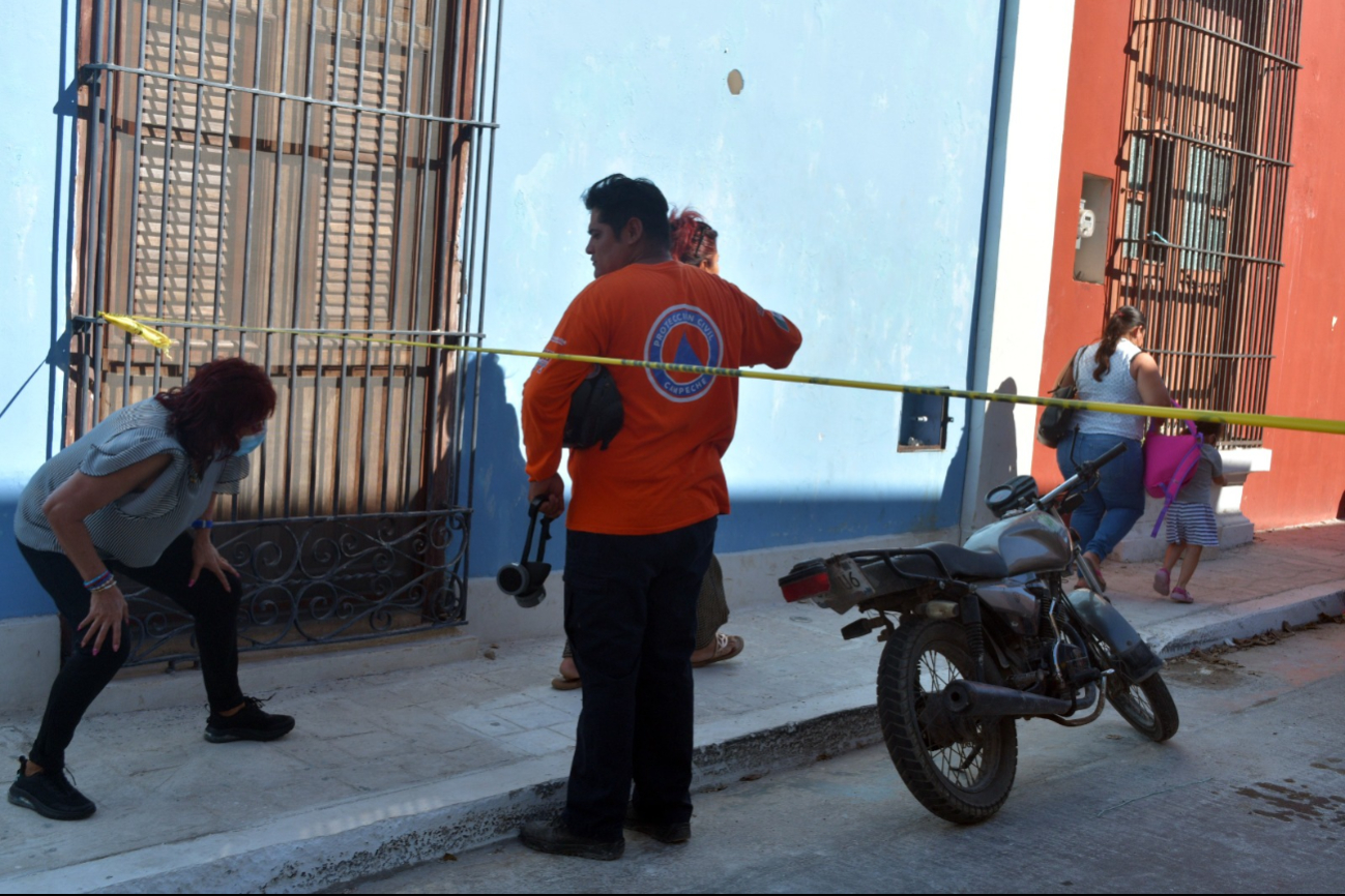 Se mezcló de manera accidental de cloro y ácido muriático Se mezcló de manera accidental de cloro y ácido muriático