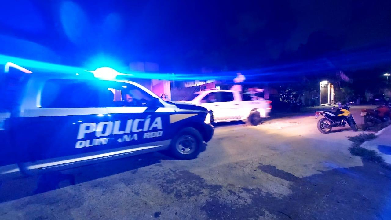 Paramédicos trasladaron al hombre al hospital donde se reporta estable Paramédicos trasladaron al hombre al hospital donde se reporta estable
