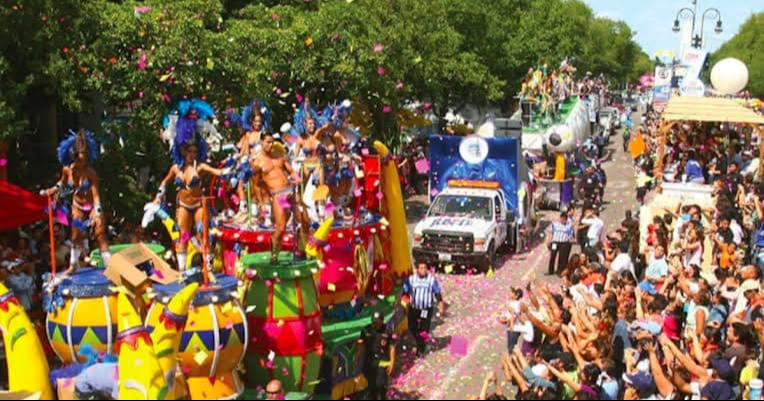 El Carnaval de Mérida iniciaba en Paseo de Montejo El Carnaval de Mérida iniciaba en Paseo de Montejo