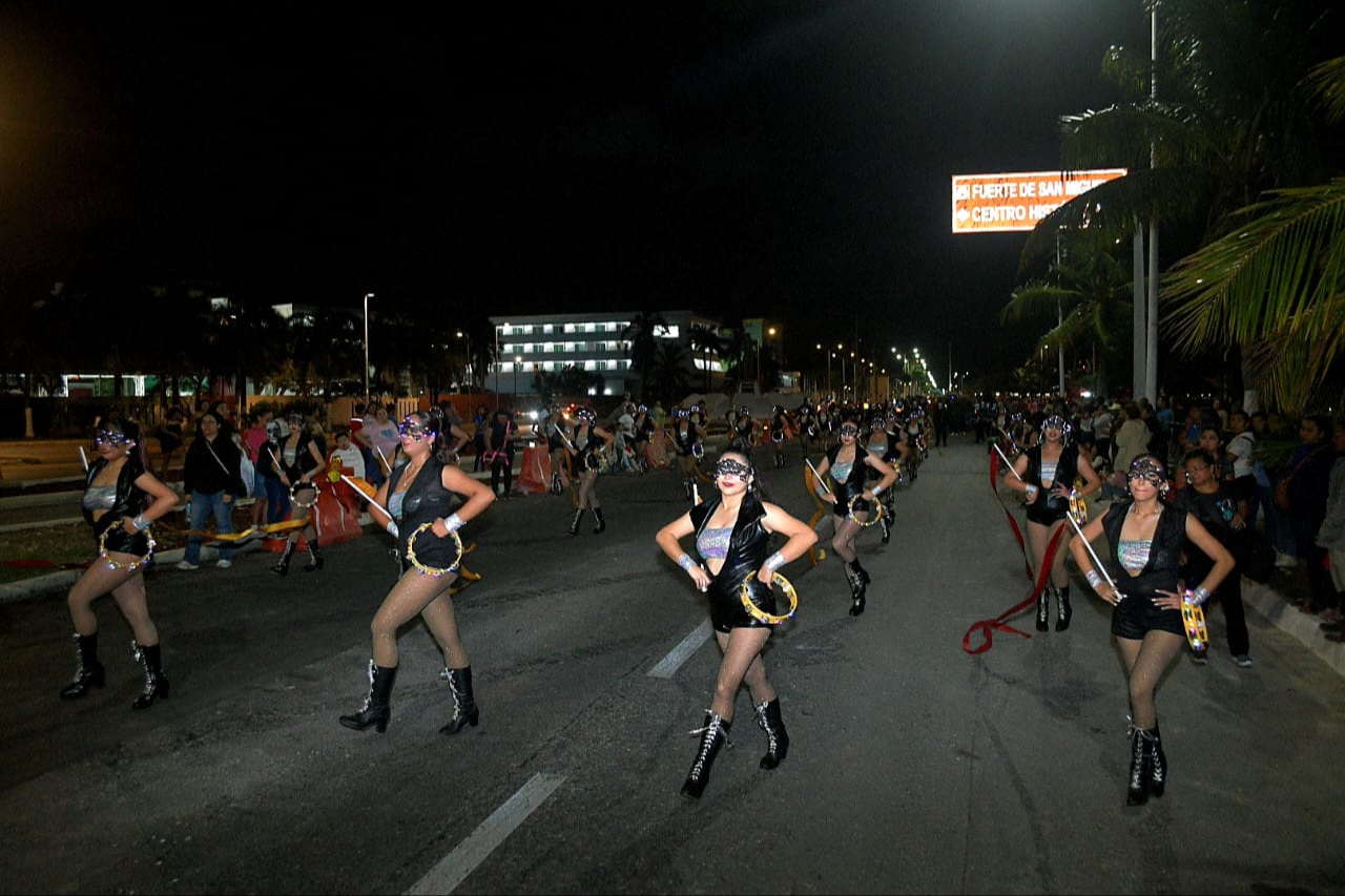 El desfile se realizó para dar inicio a las festividades El desfile se realizó para dar inicio a las festividades
