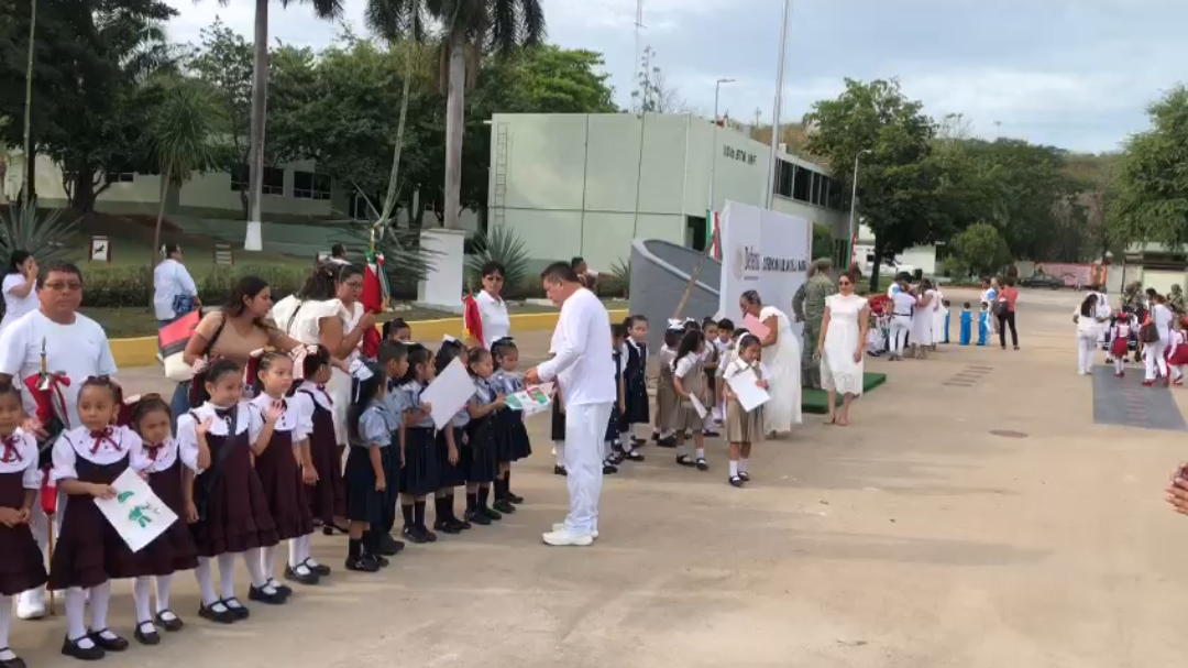 Escuelas como Josefa Pascual de Montalvo y Colegio Campeche estuvieron presentes. Escuelas como Josefa Pascual de Montalvo y Colegio Campeche estuvieron presentes.