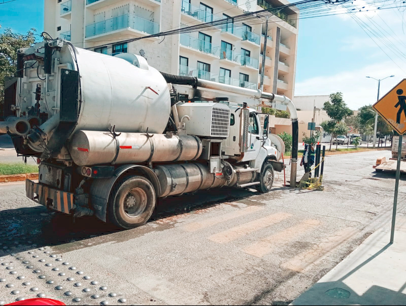 No se ve una notoria mejoría en los trabajos que realizan en Playa del Carmen No se ve una notoria mejoría en los trabajos que realizan en Playa del Carmen