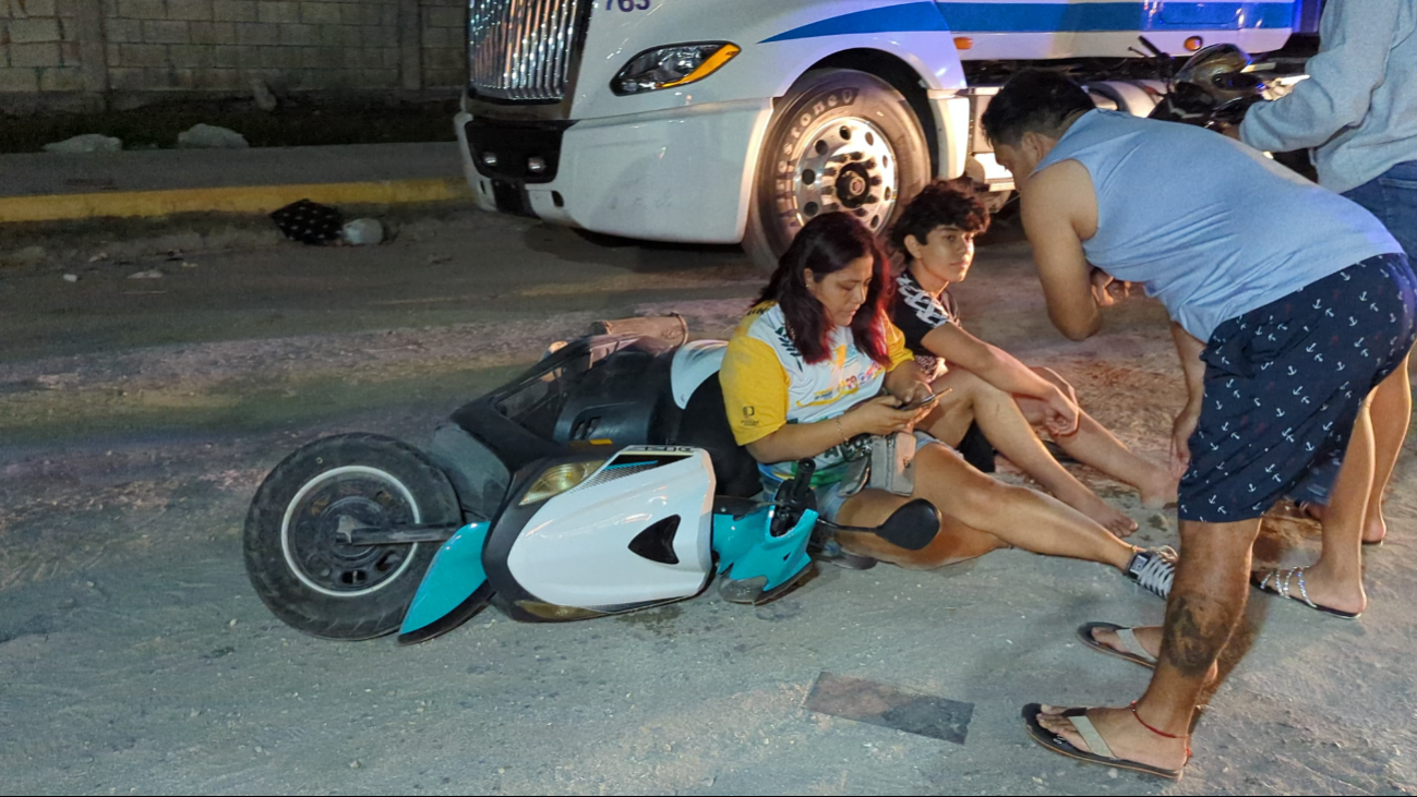 Tres lesionados en choque de motos. Tres lesionados en choque de motos.