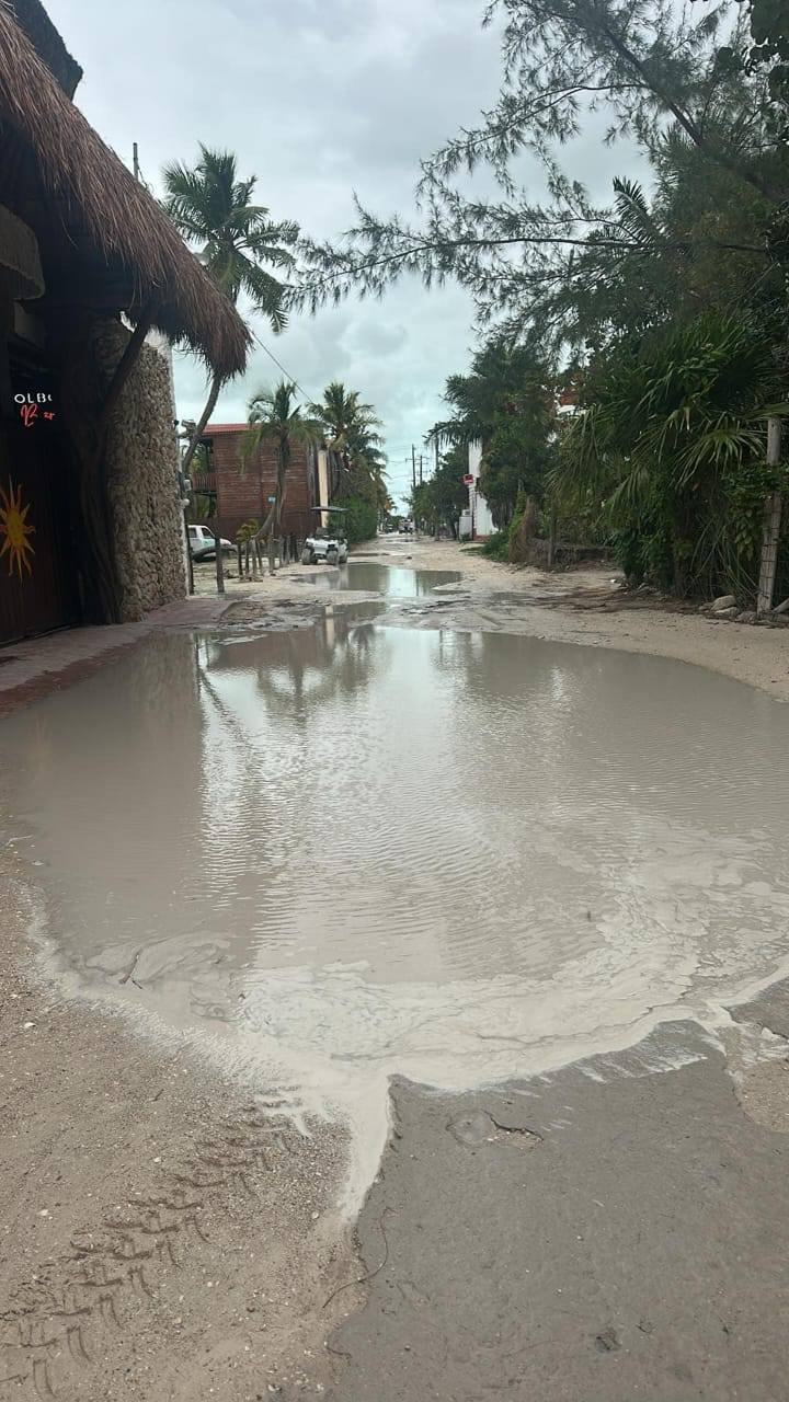 Habitantes de Holbox convocan el “Hoy no circula" por mal estado de las calles 