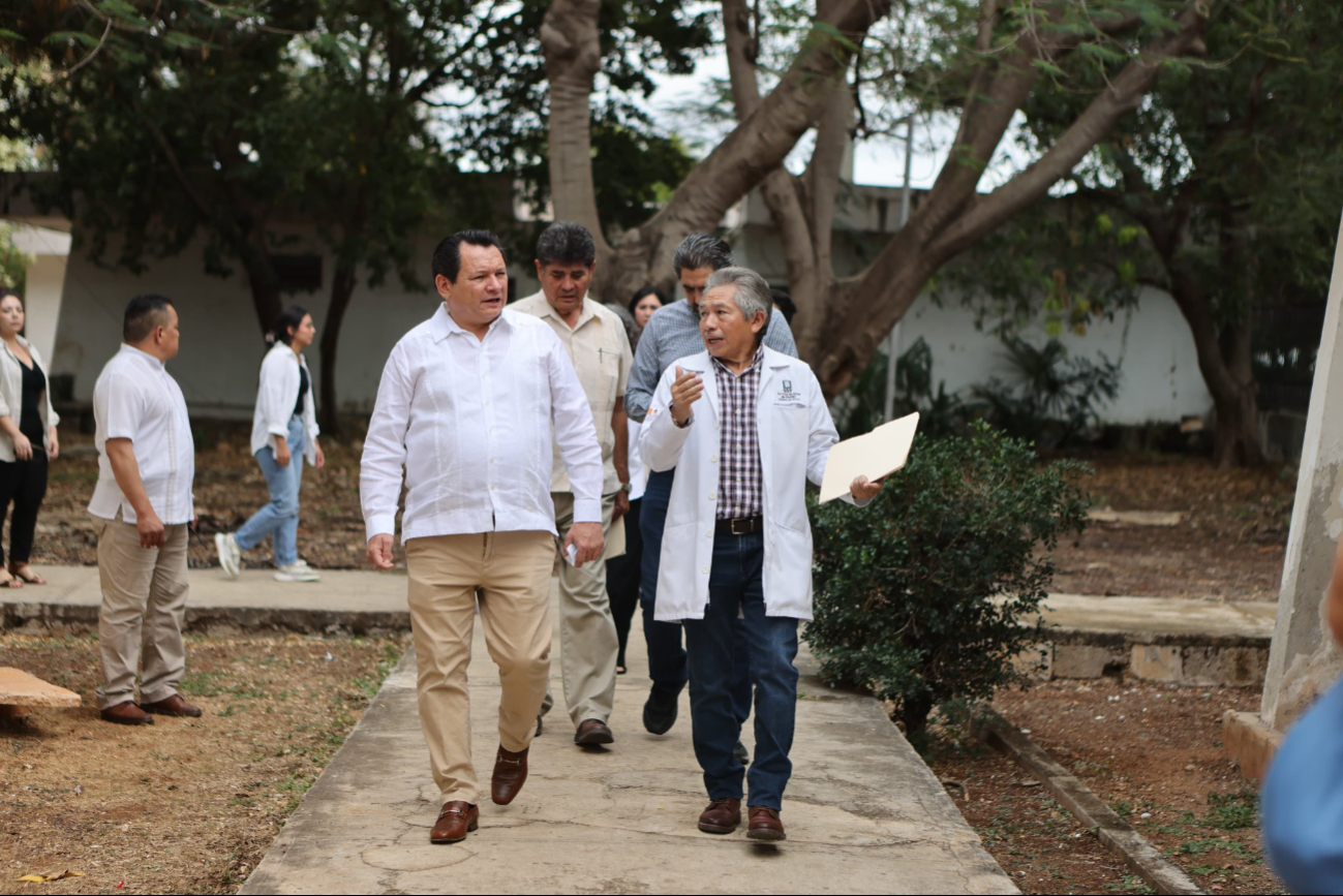 Joaquín Díaz Mena supervisa operaciones del Hospital Psiquiátrico de Yucatán   