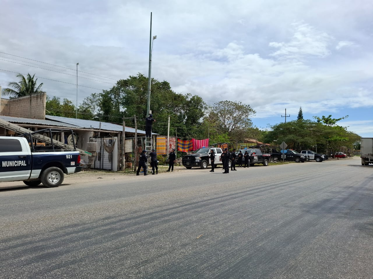 Aseguran catorce cámaras de vigilancia en carretera Tulum-Cobá