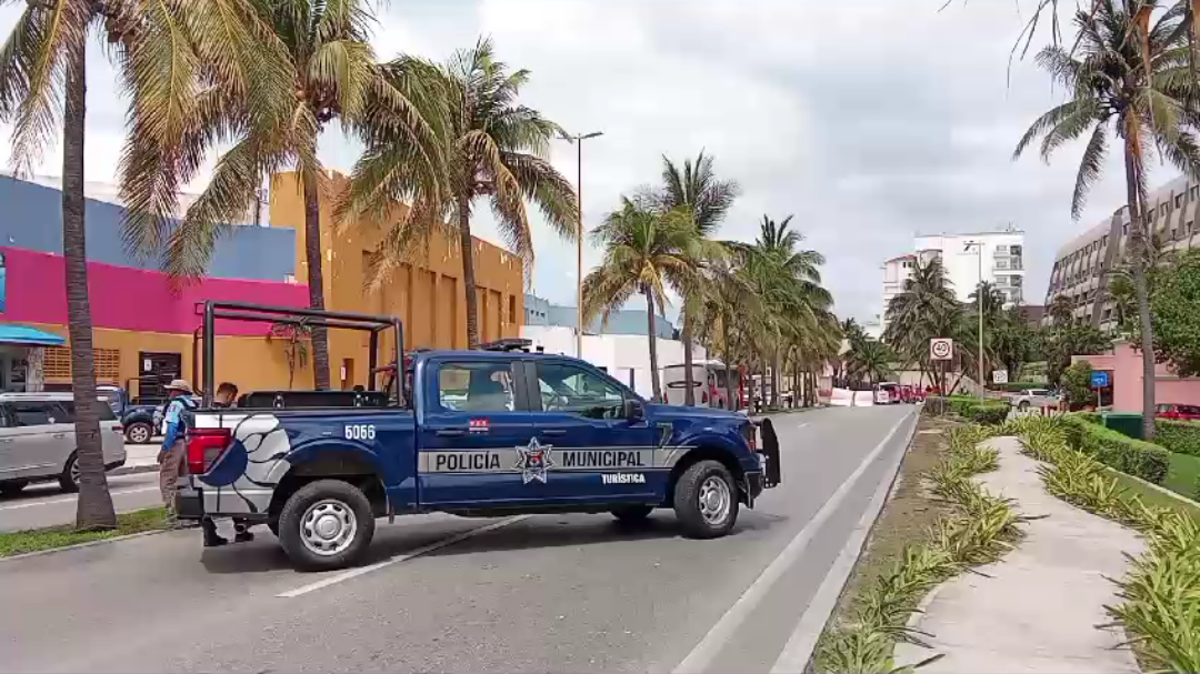 Bloquean Avenida Kukulcán Bloquean Avenida Kukulcán