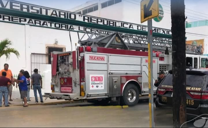 Directivos del plantel anunciaron que las clases de mañana serán en línea; se normalizan el martes Directivos del plantel anunciaron que las clases de mañana serán en línea; se normalizan el martes